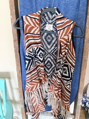 Hippie Rose Black & Cream Knit Labeled Vest